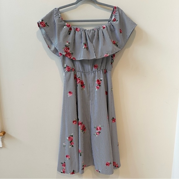 Calvin Klein Embroidered and Striped Off the Shoulder Dress Size 4 - Picture 3 of 8